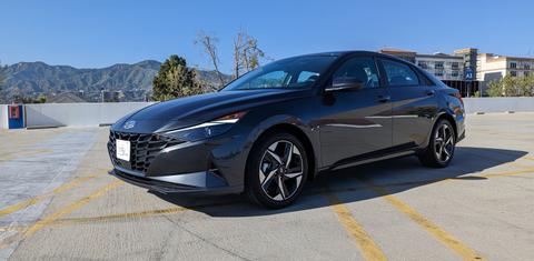 Hyundai Elantra 2023