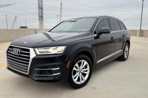 Audi Q7 car
