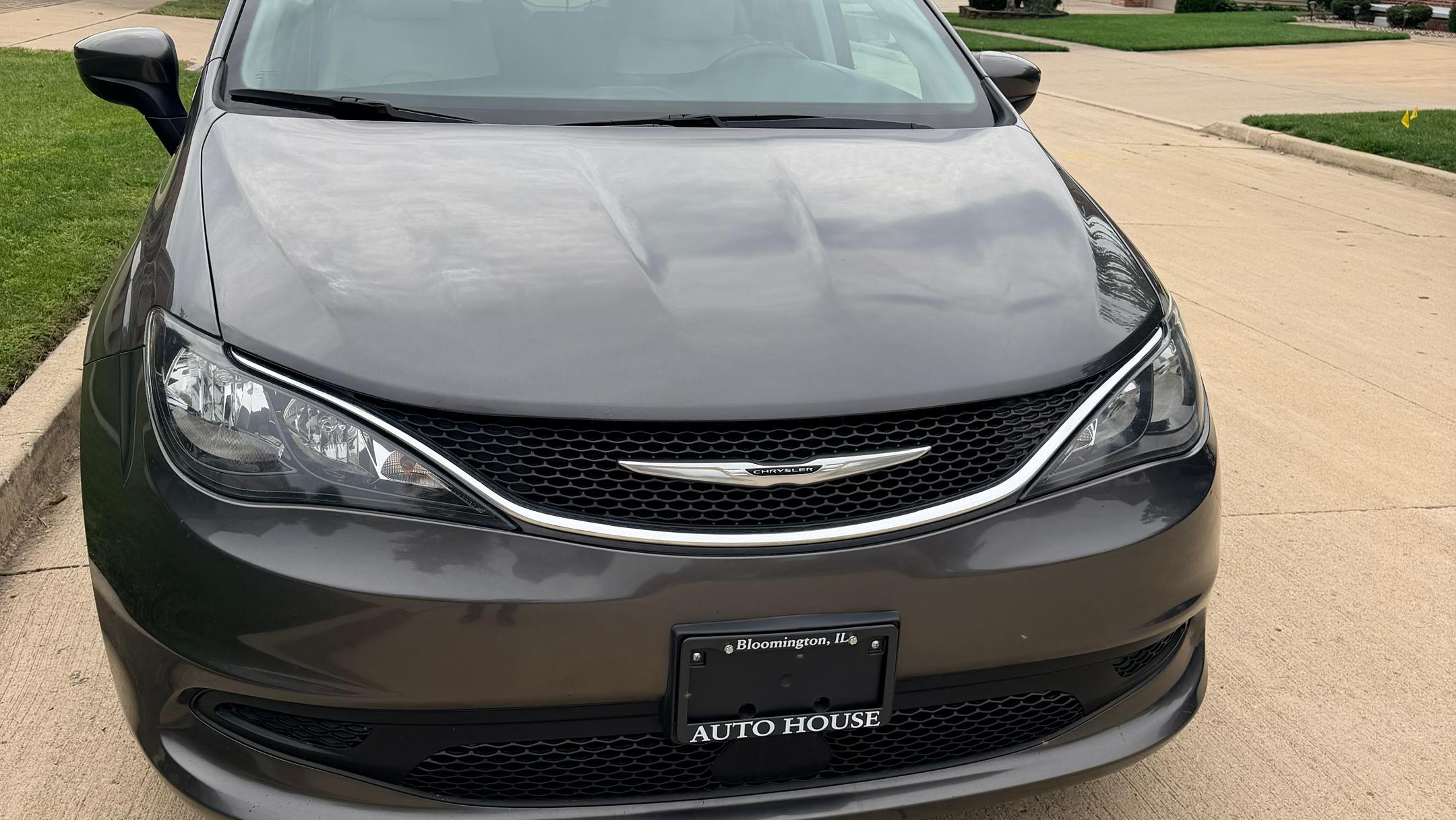 Chrysler Voyager 2021 in Bloomington, IL