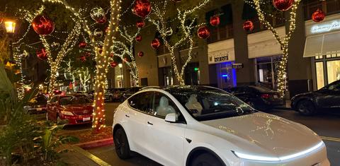 Tesla Model Y 2026