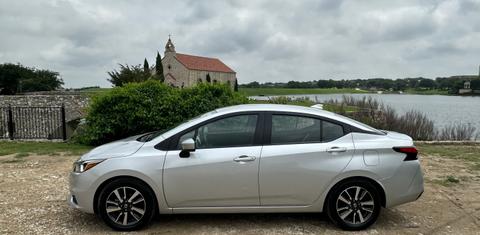 Nissan Versa 2022