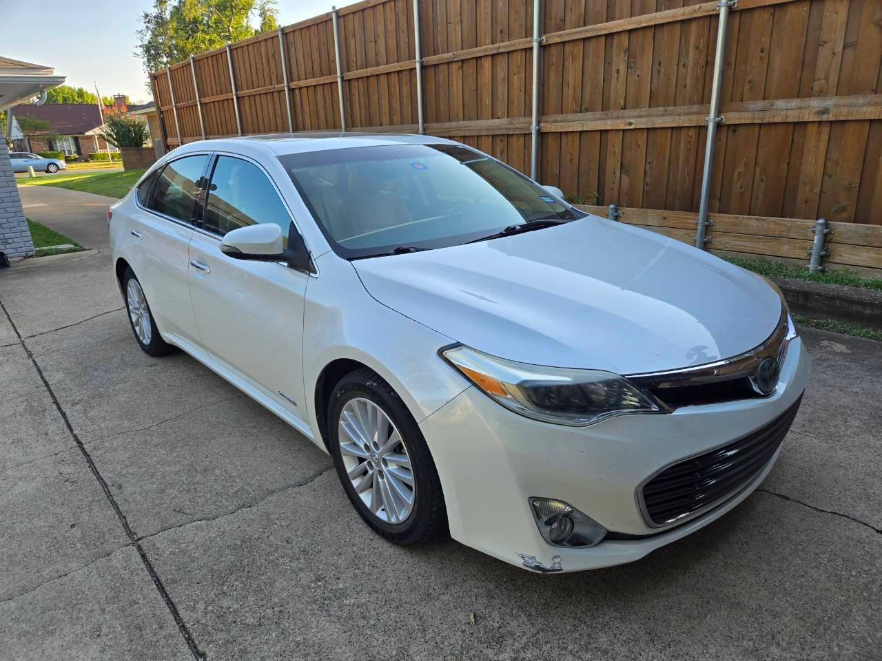 Toyota Avalon Hybrid 2015 in 
