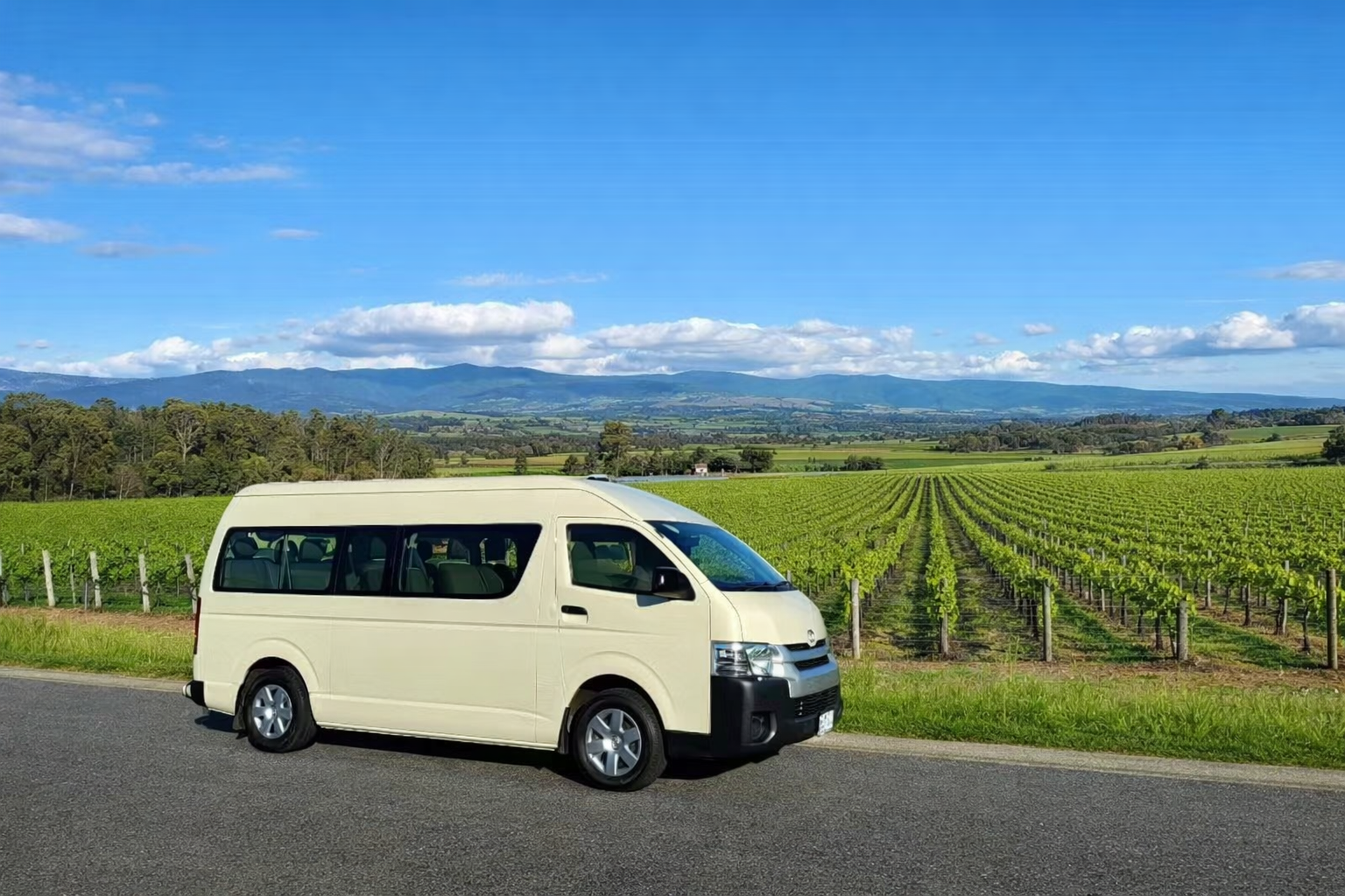 Toyota Hiace Commuter Bus 2018 in Preston