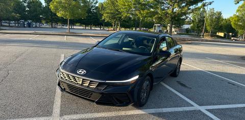Hyundai Elantra 2024