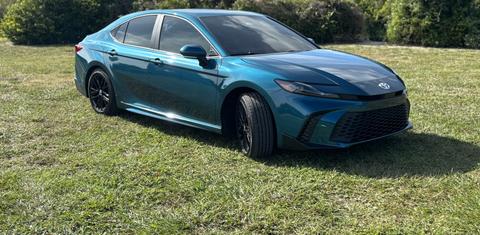 Toyota Camry Hybrid 2026