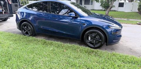 Tesla Model Y 2026