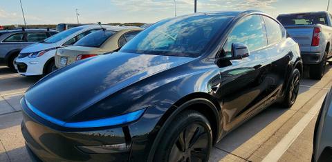 Tesla Model Y 2026