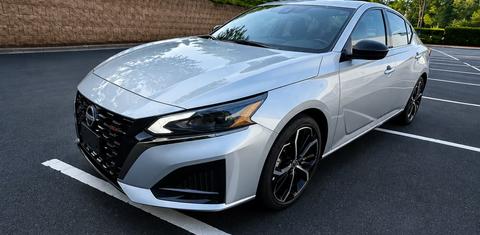 Nissan Altima 2025