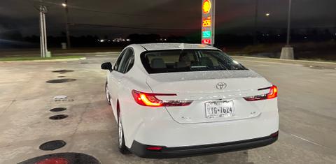 Toyota Camry Hybrid 2026