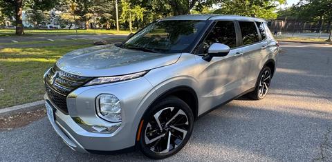 Mitsubishi Outlander 2023
