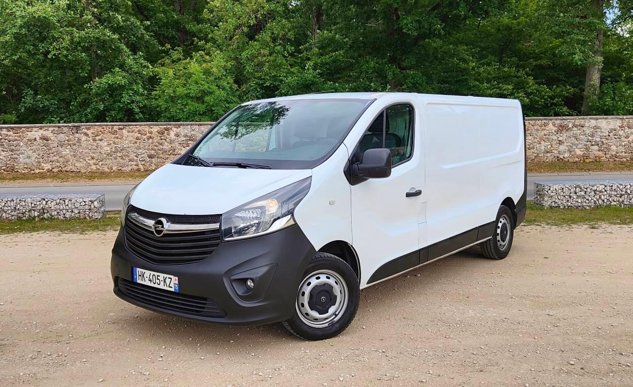 Opel VIVARO 2015 à Melun