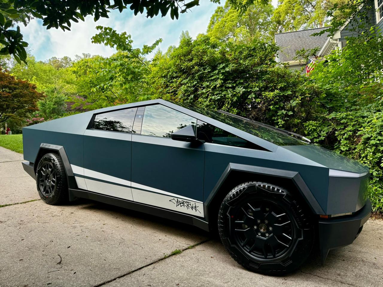 Tesla Cybertruck 2024 in Morrisville, NC