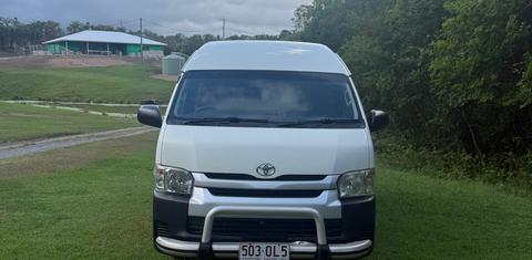 Toyota HIACE 2015