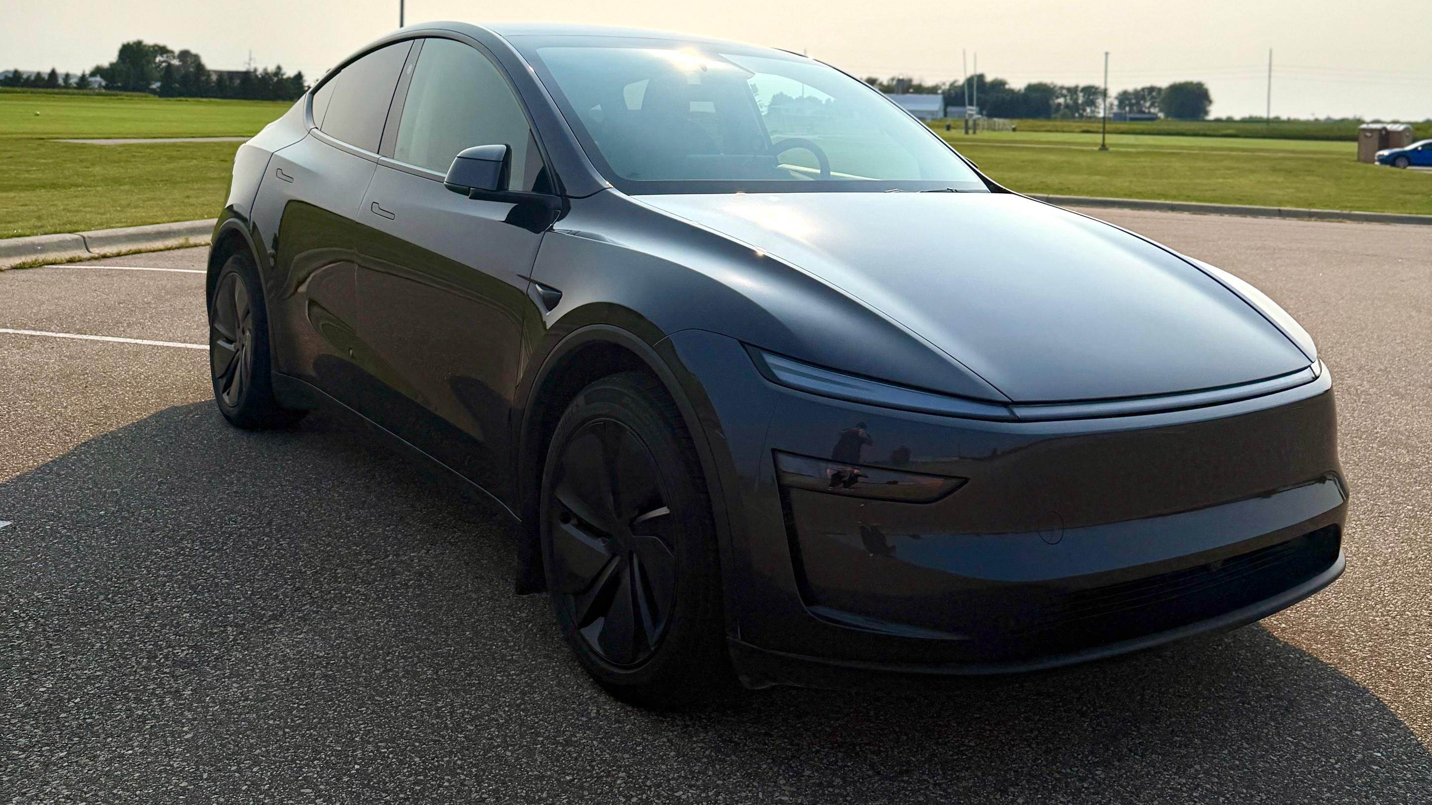 Tesla Model Y 2026 in Waconia, MN