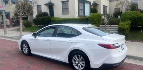 Toyota Camry Hybrid 2026