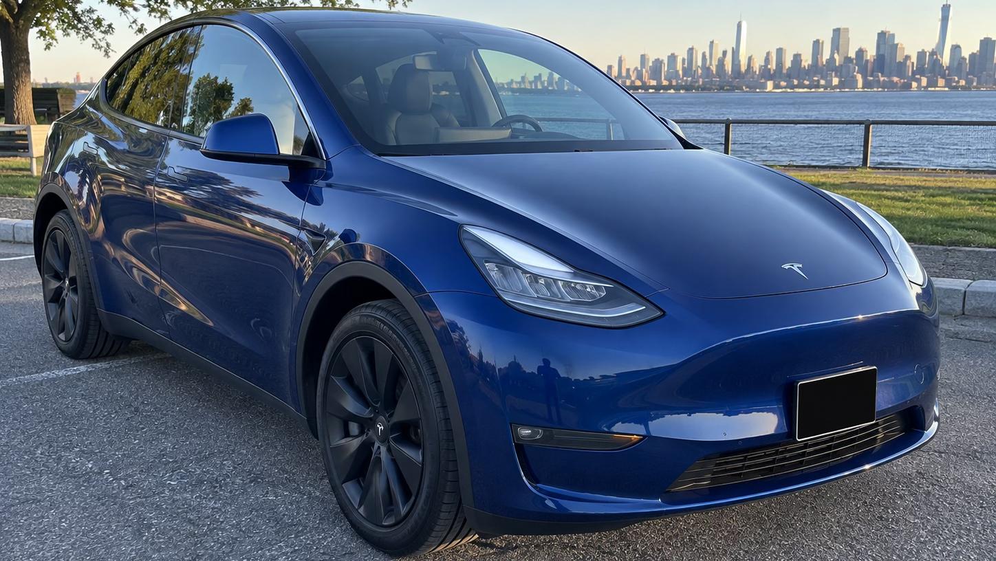 Tesla Model Y 2020 in Bellerose, NY