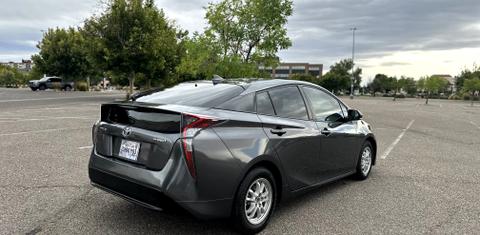 Toyota Prius 2017
