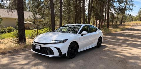 Toyota Camry Hybrid 2025
