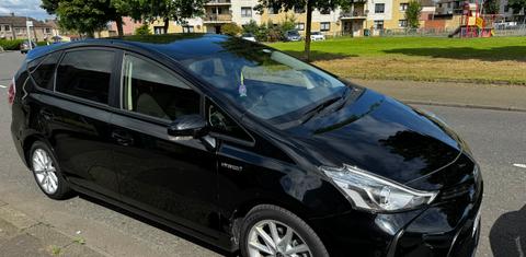 Toyota Prius + 2019