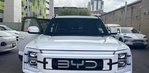 BYD SHARK 6 2025