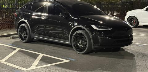 Tesla Model X 2022