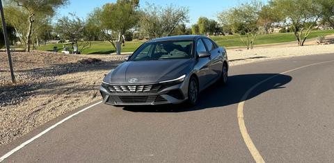 Hyundai Elantra 2024