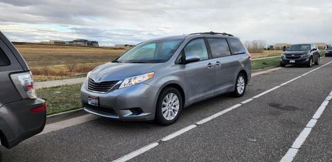 Toyota Sienna 2011