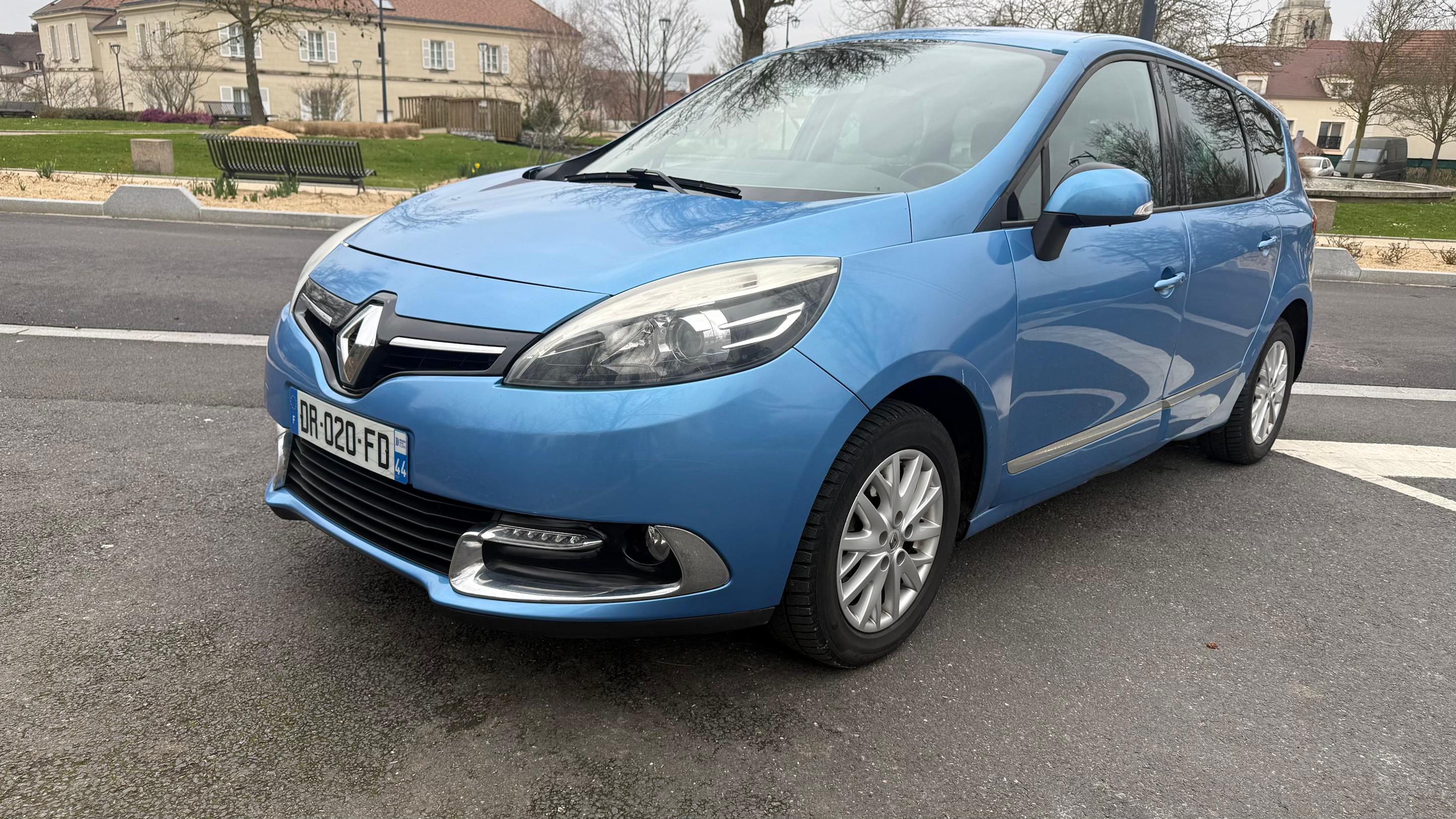 Renault GRAND SCENIC III 2015 à Tremblay-en-France