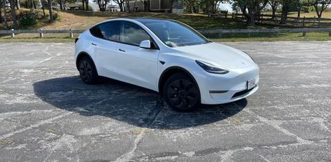 Tesla Model Y 2024