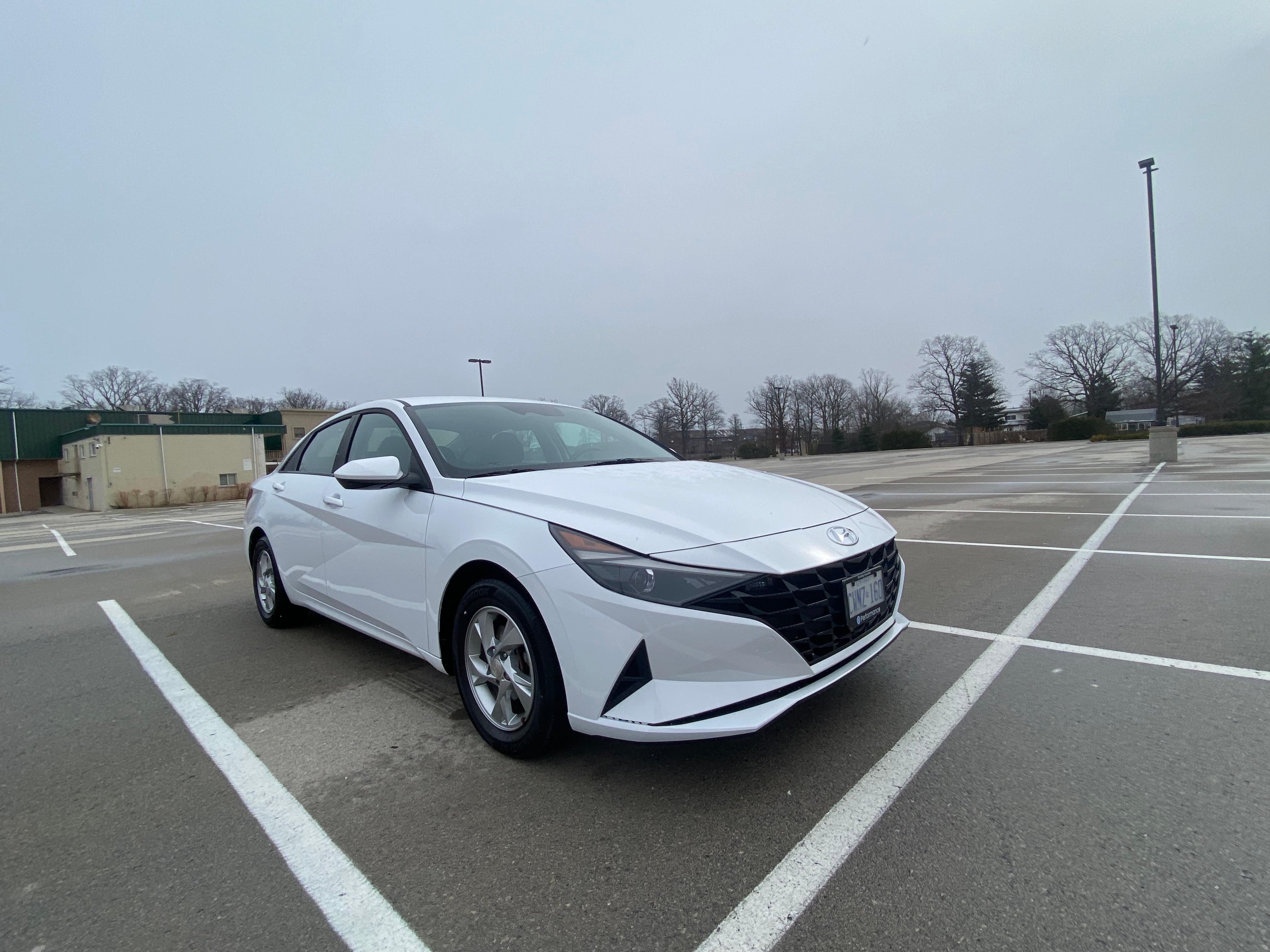 Hyundai Elantra 2023 à Hamilton, ON