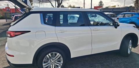 Mitsubishi OUTLANDER 2023