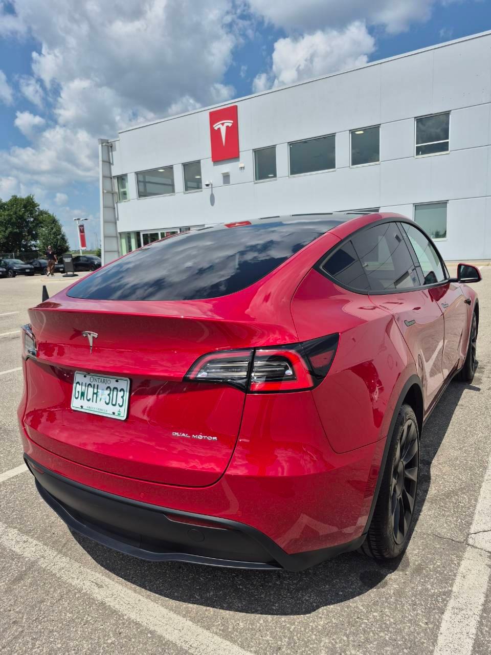Tesla Model Y 2021 in Windsor, ON