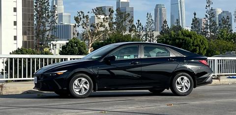 Hyundai Elantra 2025