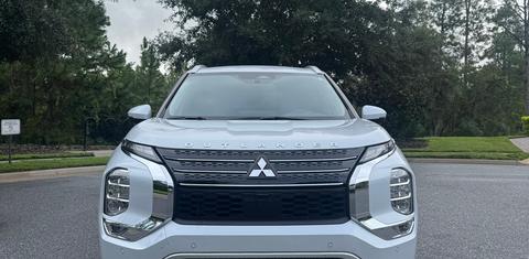 Mitsubishi Outlander 2023