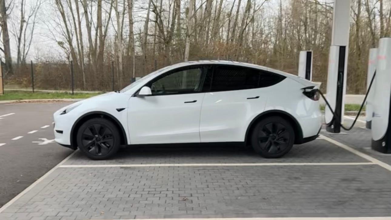 Tesla MODEL Y 2024 à Thionville