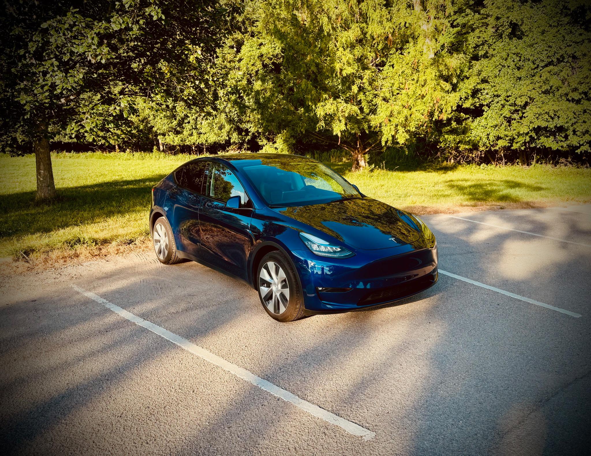 Tesla Model Y 2021 in St. Louis, MO