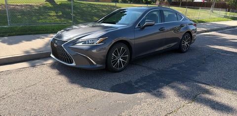 Lexus ES 2022