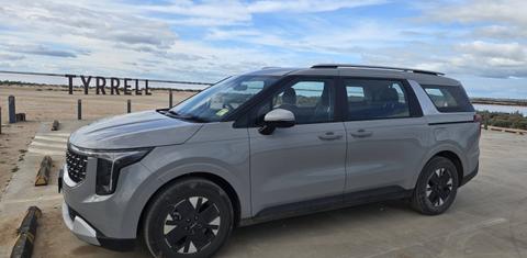 Kia CARNIVAL 2025