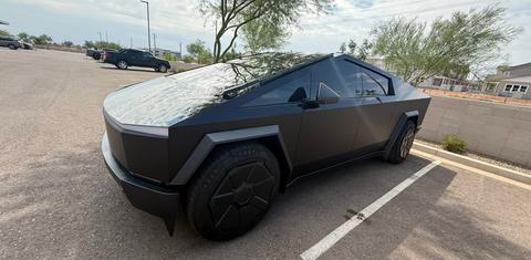 Tesla Cybertruck 2025