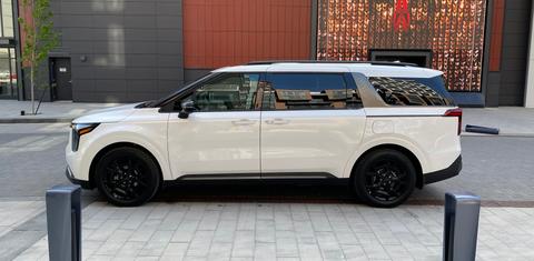 Kia Carnival Hybrid 2026