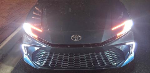 Toyota Camry Hybrid 2025