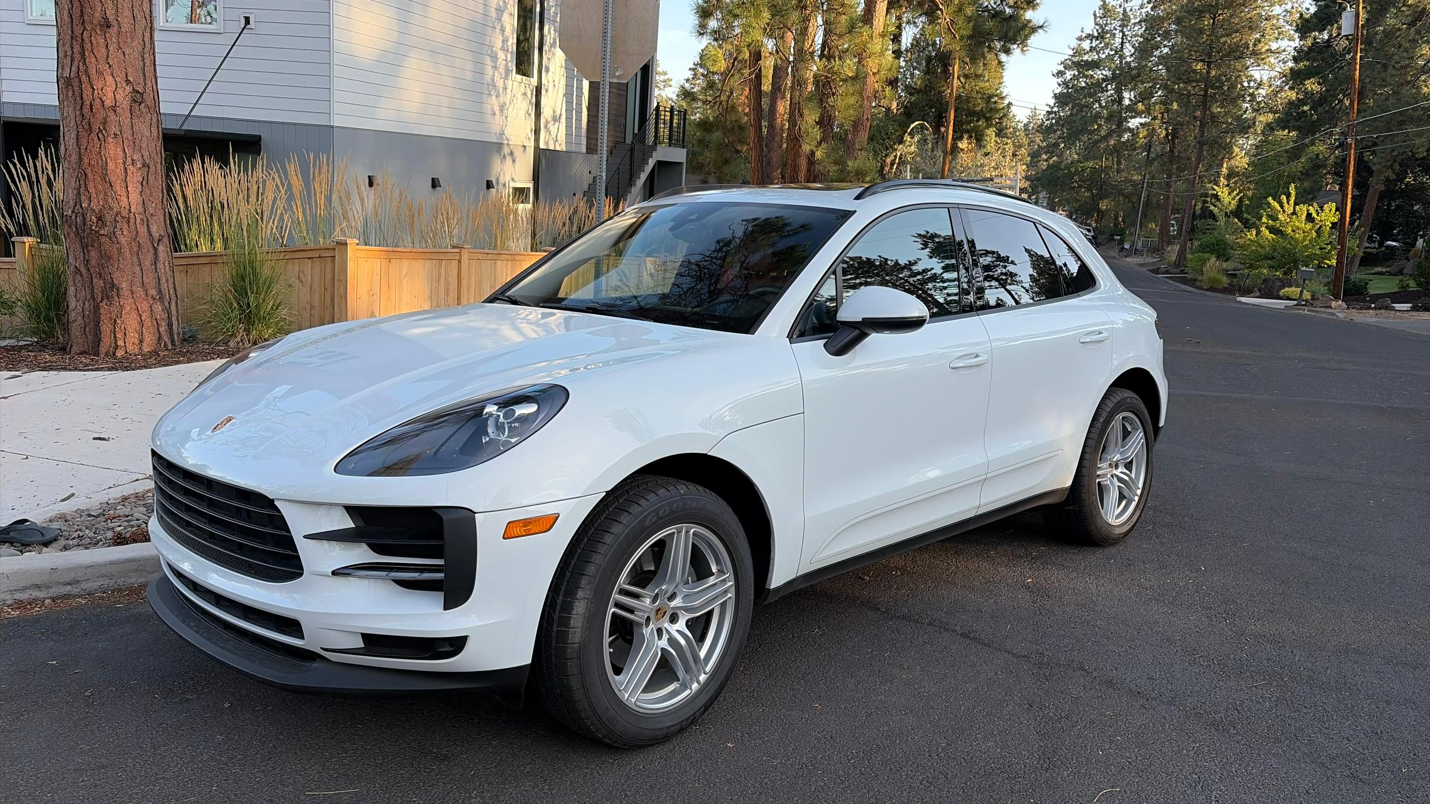 Porsche Macan 2020 in Bend, OR