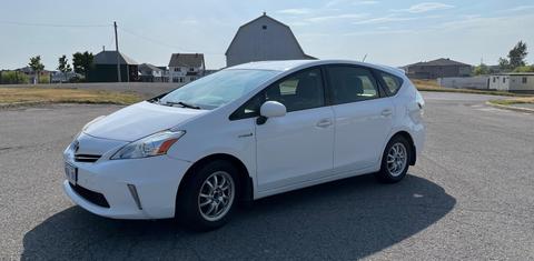 Toyota Prius v 2013