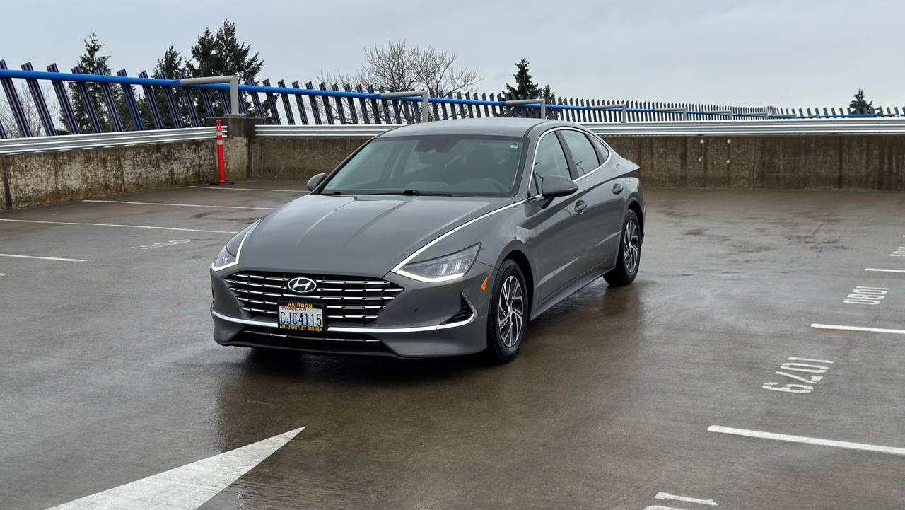 Hyundai Sonata Hybrid 2022 in SeaTac, WA