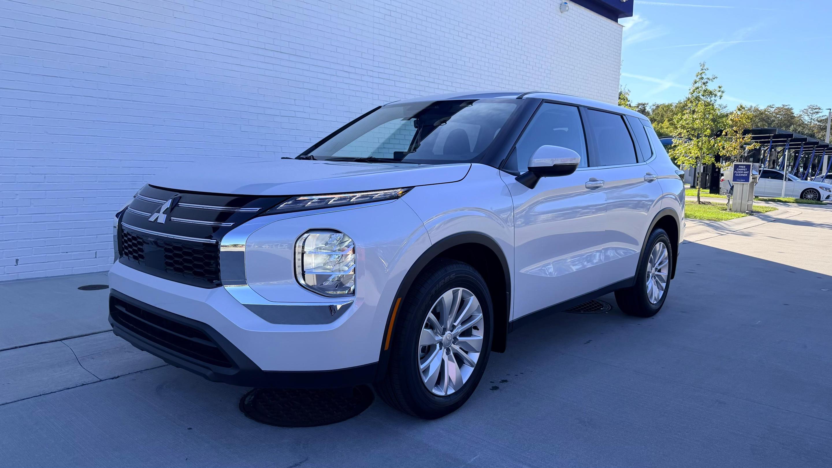Mitsubishi Outlander 2025 in 