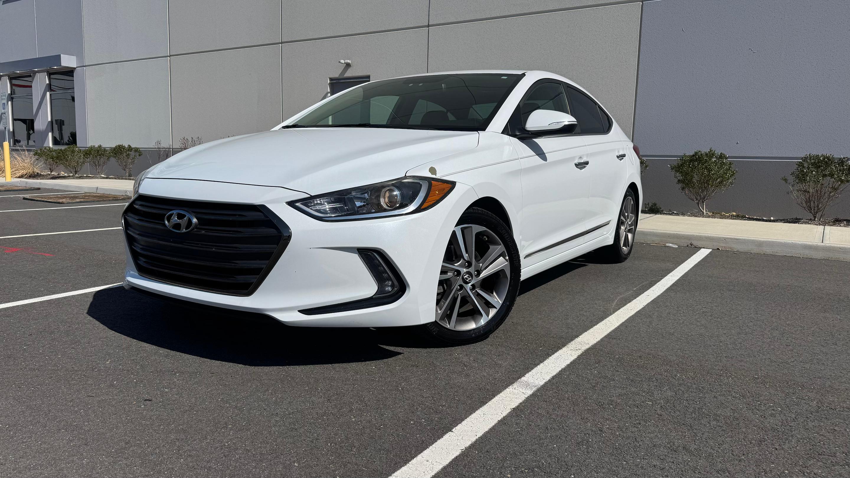 Hyundai Elantra 2017 in 