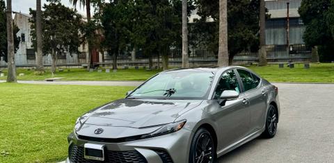 Toyota Camry Hybrid 2025