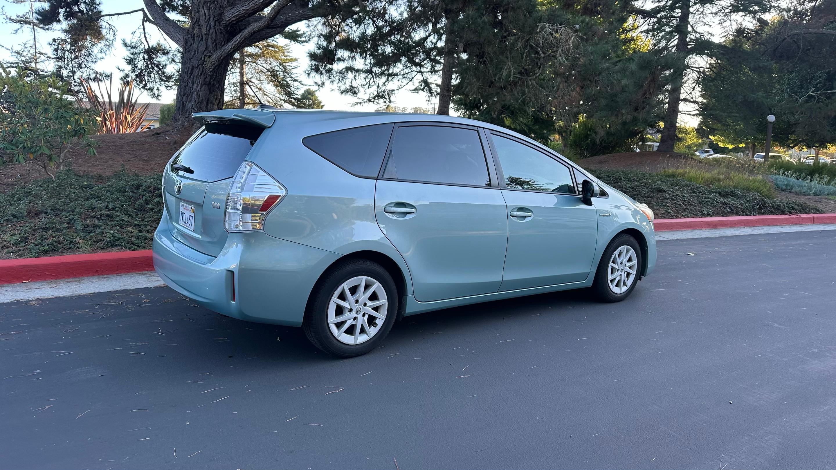 Toyota Prius v 2013 in Capitola, CA
