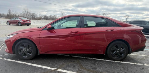 Hyundai Elantra 2022