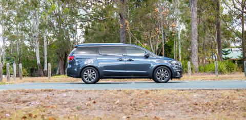 Kia CARNIVAL 2016